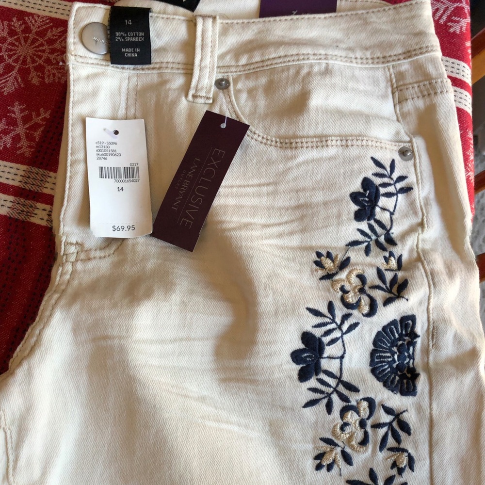 Lane Bryant New Beige Capri w/ Navy floral design.